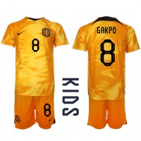 Otroški Nogometni dresi Nizozemska Cody Gakpo #8 Domači SP 2022 Kratek Rokav (+ Kratke hlače)